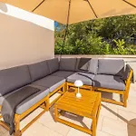 House Anton With Private Pool