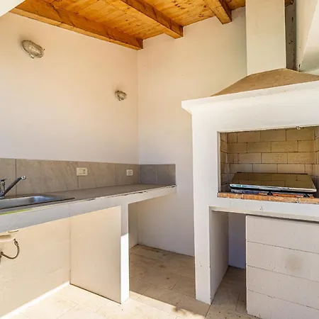 House Anton With Private Pool Kras